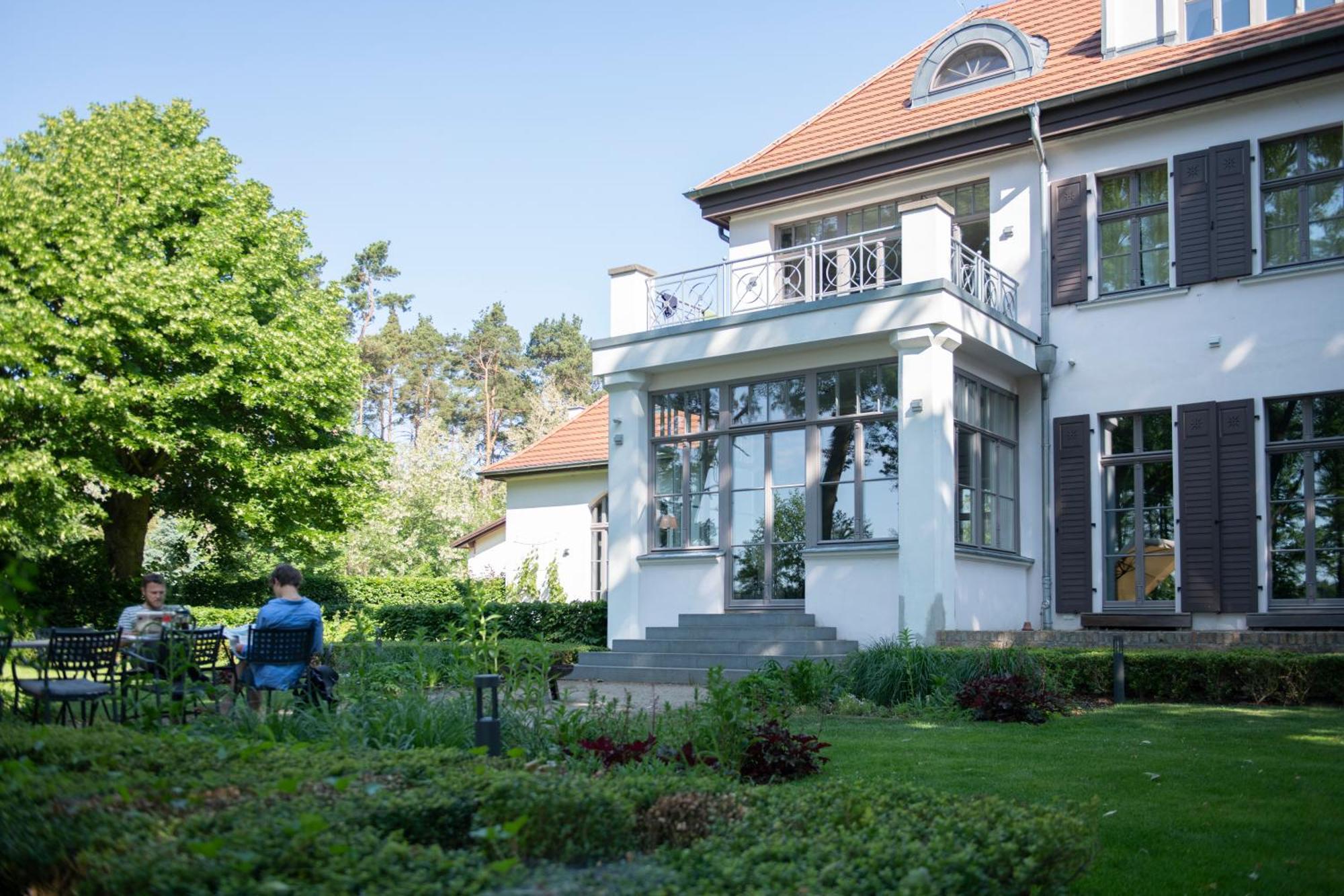 Herrenhaus Roeddelin 滕普林 外观 照片