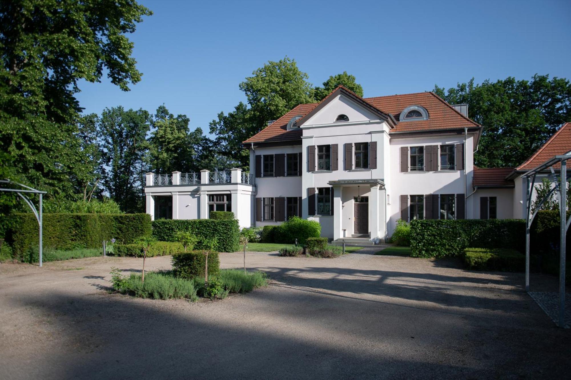Herrenhaus Roeddelin 滕普林 外观 照片